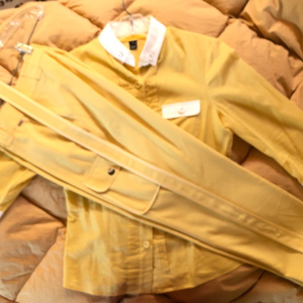 ST JOHN Mustard Yellow Pant Suit with Belt